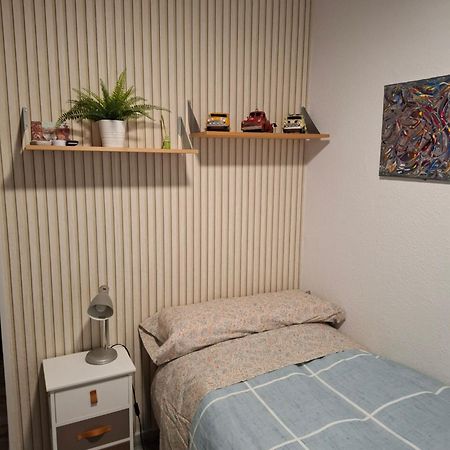 Habitacion Particular Con Bano Privado Sewilla Zewnętrze zdjęcie