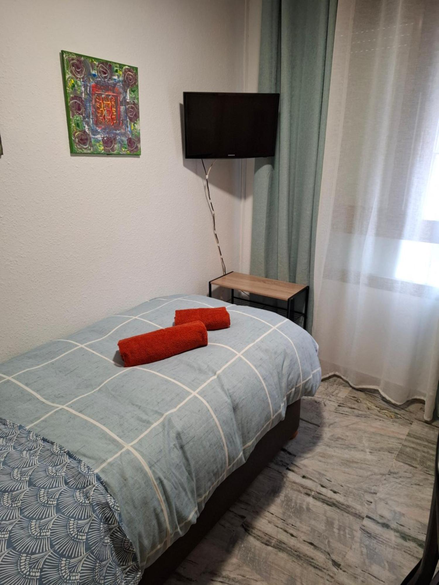 Habitacion Particular Con Bano Privado Sewilla Zewnętrze zdjęcie